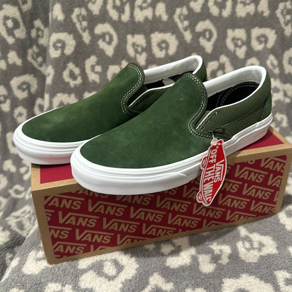 Vans Classic Slip-On Sneakers in Textured Chive 😍New 🆕 & Never Worn 😍 - Picture 3 of 17
